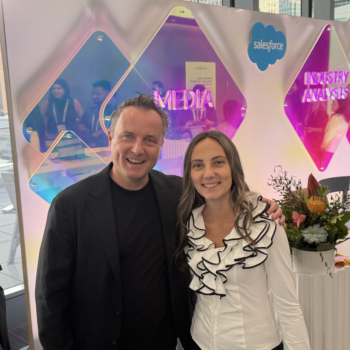 datacated_'s tweet image. Look who I ran into at the Media Lounge at Dreamforce! Bernard Marr 🎉
#DF25 #SalesforcePartner thanks for hosting us @salesforce @BernardMarr