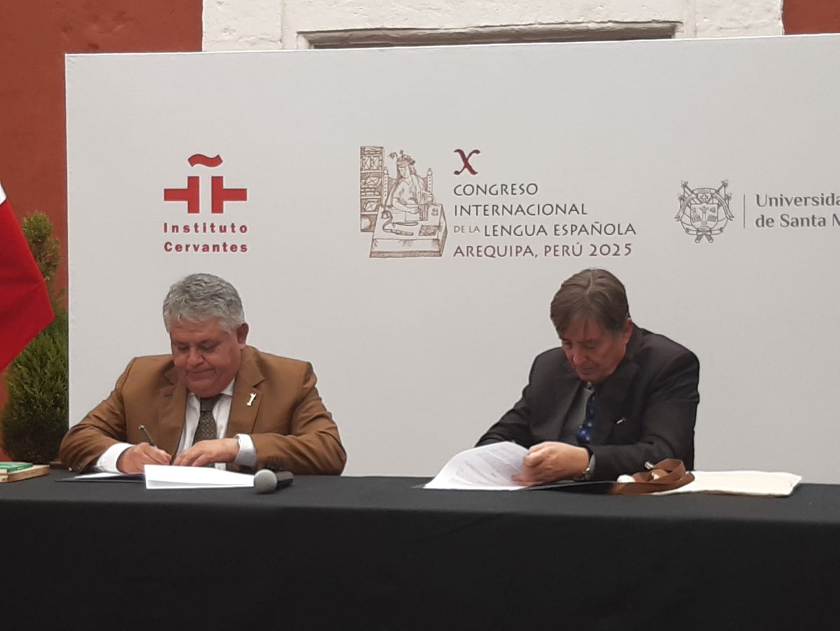 <a href="/cilearequipa/">X CILE Arequipa</a> <a href="/RAEinforma/">RAE</a> <a href="/CancilleriaPeru/">Cancillería Perú🇵🇪</a> <a href="/ASALEinforma/">ASALE</a> <a href="/PeruEnEspana/">Perú en España</a> <a href="/EmbajadaEspPeru/">Embajada de España en Perú</a> <a href="/Espana_Peru/">Fundación Consejo España-Perú</a> <a href="/Academia_Peru_L/">academiaperuanadelalengua</a> <a href="/UNSA_Oficial/">UNSA Arequipa</a> <a href="/UCSM_oficial/">Universidad Católica de Santa María</a> <a href="/UCSP/">Universidad Católica San Pablo</a> <a href="/CamaraArequipa/">Cámara de Comercio e Industria de Arequipa</a> <a href="/VictorHugoRiver/">Victor Hugo Rivera</a> <a href="/CarlosGranes/">CARLOS GRANÉS</a> <a href="/morganavll/">Morgana Vargas Llosa</a> <a href="/ObserESHarvard/">Cervantes at Harvard</a> <a href="/richardbhudson/">Richard Bueno Hudson</a> <a href="/ANLE_US/">ANLE</a> <a href="/ILIA_CSIC/">Elea Giménez Toledo</a> <a href="/emontolio/">Montolio13</a> <a href="/losdelvolcan/">Prodigioso Volcán</a> <a href="/AECID_es/">AECID</a> <a href="/PepaBueno/">Pepa Bueno</a> <a href="/mariamoyav/">María Moya</a> Asimismo, el Instituto y la <a href="/UCSM_oficial/">Universidad Católica de Santa María</a>, sede de varias actividades del #CILE2025,  han firmado un protocolo de actuación por el que el Cervantes asesorará a la universidad para la creación de un Centro de Enseñanza del Español en #Arequipa.
ℹ️cervantes.org/es/sobre-nosot…