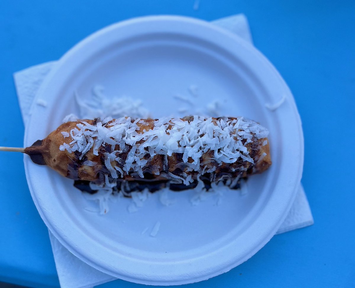 🍂 October Wafflerita of the Month: Samoa! 🍂
Fall is here, and so is the sweetest treat of the season. Meet the Samoa Wafflerita — a stuffed waffle on a stick inspired by the beloved cookie. Toasted Coconut, Milk Chocolate and Gooey Caramel!