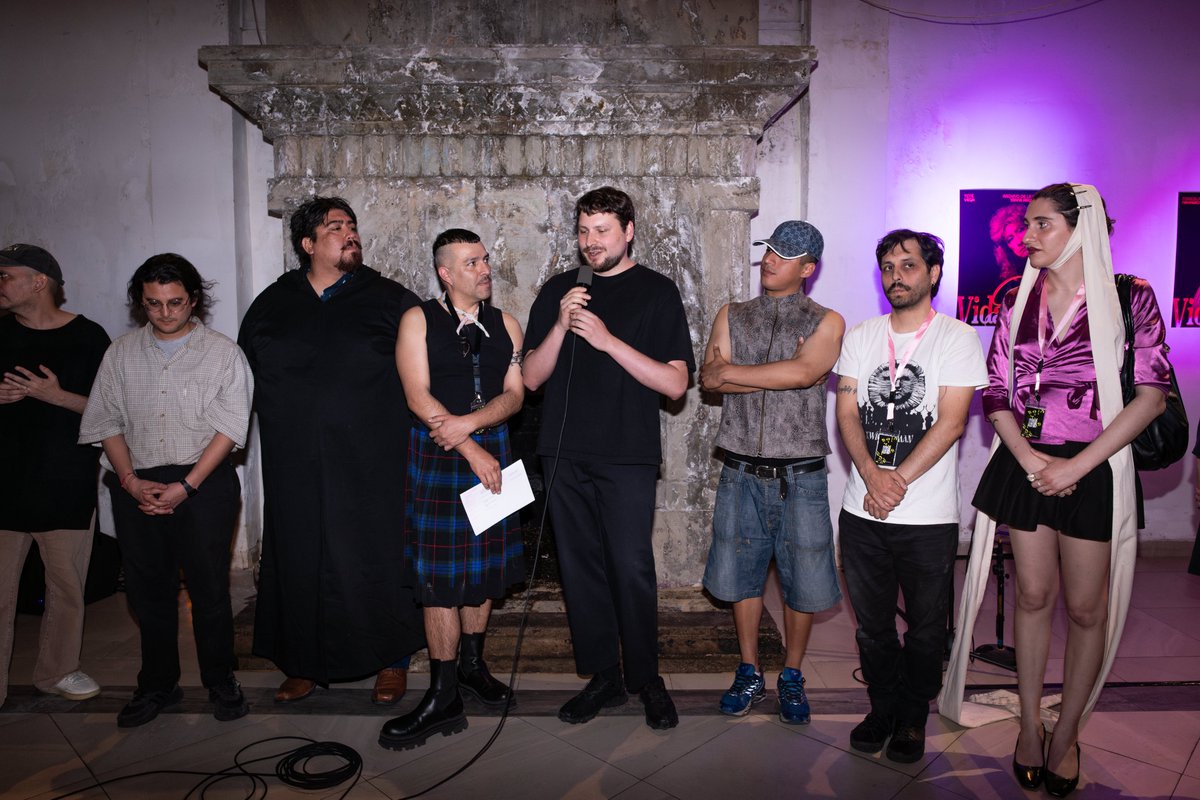 Les dejamos algunos registros de lo que ha sido la 17 BAM - Hiperrealidades hasta ahora. ¡Agradecemos a todas las personas que nos han acompañado! ​Revisa la programación completa en bienaldeartesmediales.cl 

Fotografías: Daniela Canales y Florencia Izquierdo.