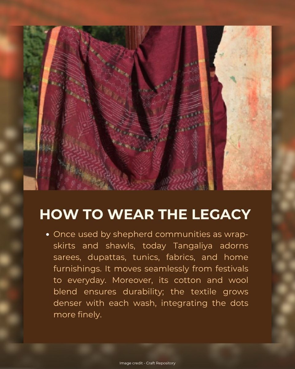 dchandlooms01's tweet photo. The weaver doesn’t follow a certain pattern of drawing. He counts threads in his head, breathes between the dots, and trusts his hands to find their way back.
#ministryoftextiles #dchandlooms #myhandloommypride #myproductmypride #tangaliya #weavesofindia #weavers #weaves #gitag https://t.co/niQvpAkJAu