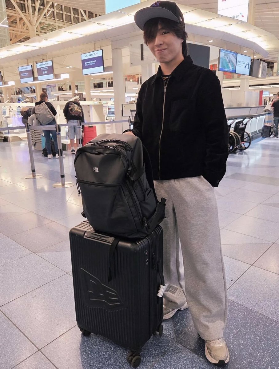 That’s the face of a man planning to jump a 4Lo3T