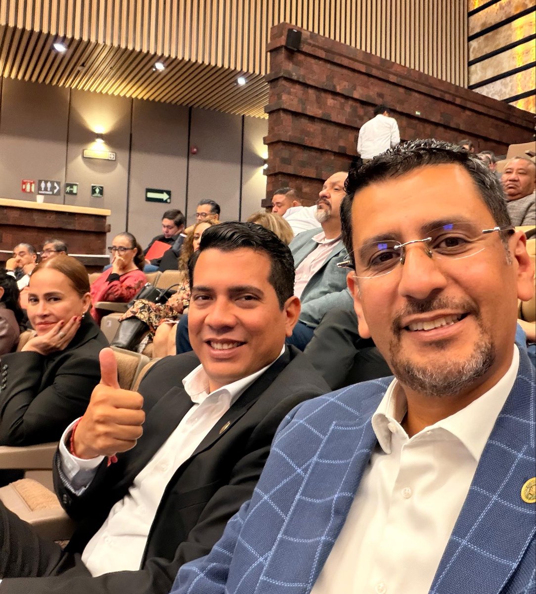 En reunión de grupo parlamentario de morena en la Cámara de Diputados.