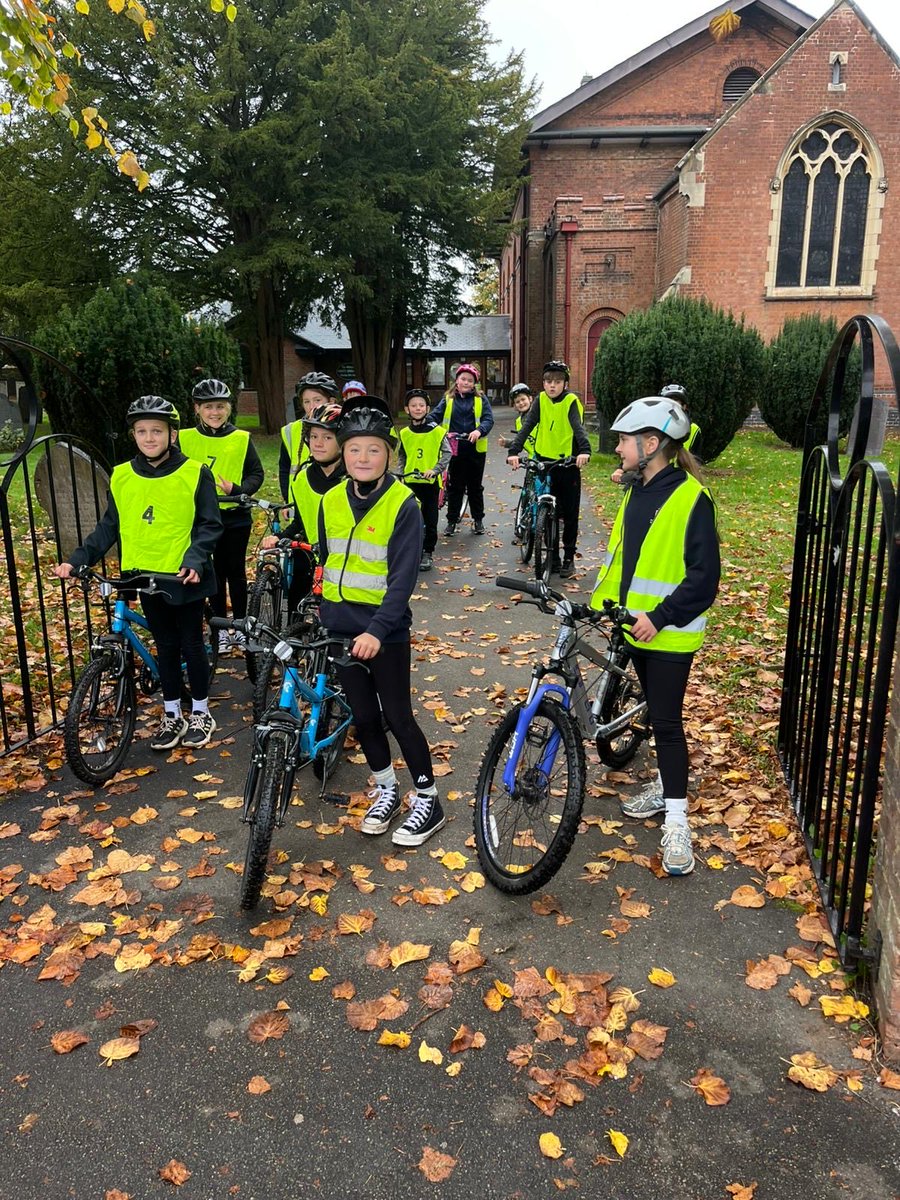 SchoolParklane's tweet image. 🚲 Bikeability Bus! 🚲
Well done to our amazing Y5 &amp;amp; Y6 pupils who took part today – promoting safe, active, and sustainable travel to and from school!

Great cycling skills, teamwork &amp;amp; road safety awareness on show👏
Let’s keep moving towards a greener future! 🌍💚

@_NWActive