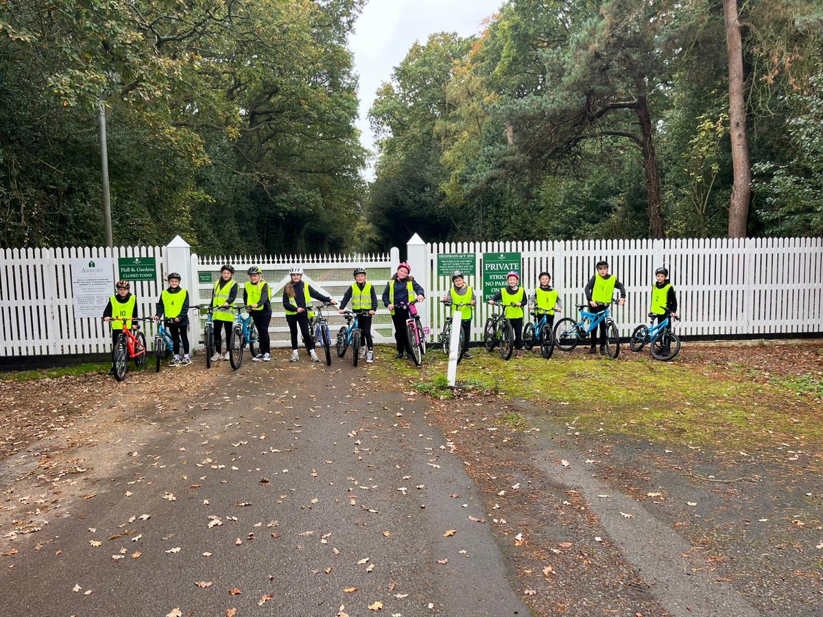 SchoolParklane's tweet image. 🚲 Bikeability Bus! 🚲
Well done to our amazing Y5 &amp;amp; Y6 pupils who took part today – promoting safe, active, and sustainable travel to and from school!

Great cycling skills, teamwork &amp;amp; road safety awareness on show👏
Let’s keep moving towards a greener future! 🌍💚

@_NWActive