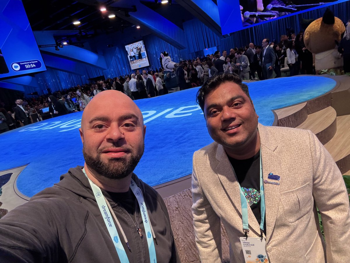 Vinayforce's tweet image. #DF25 Keynote kicking off