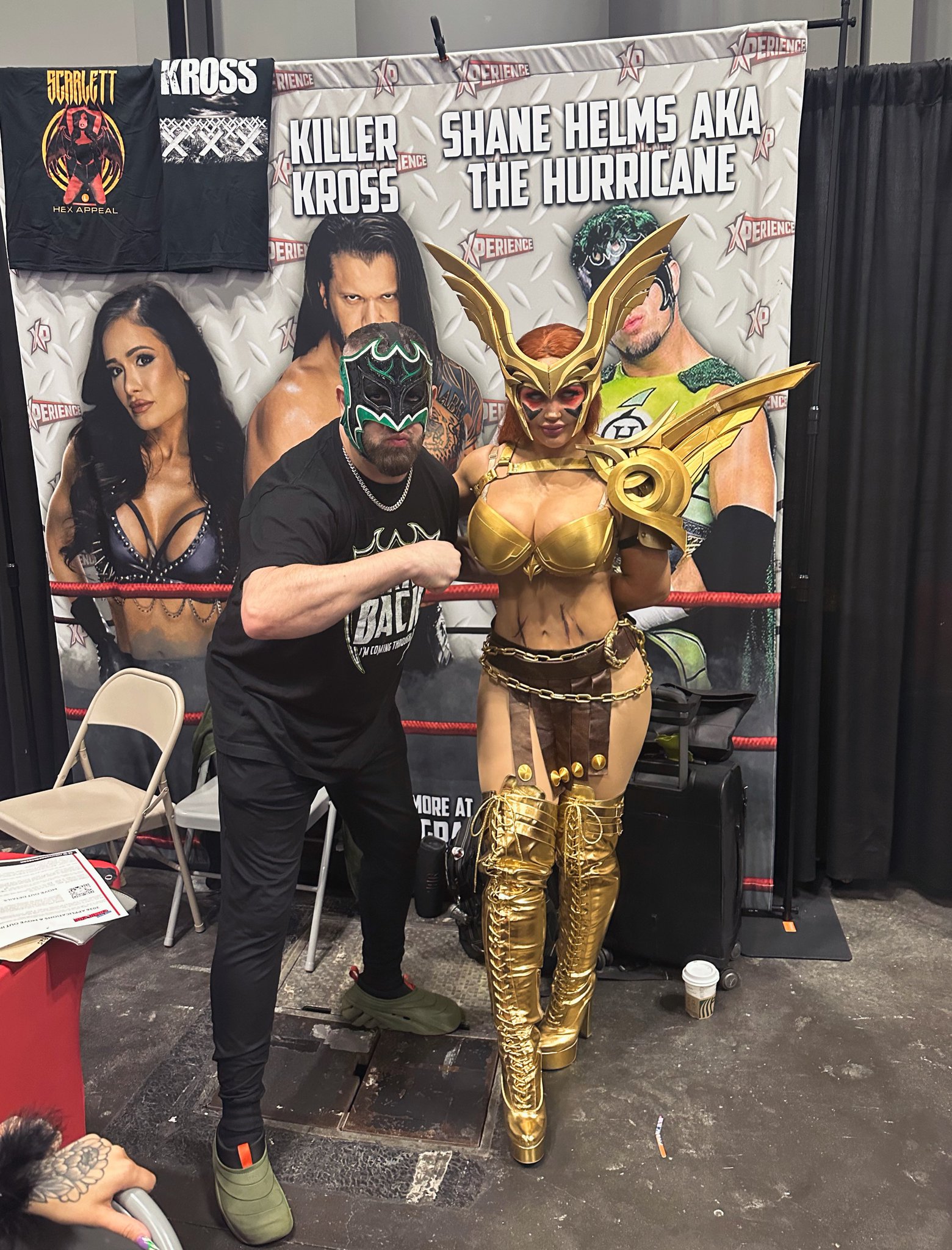Thank you to @HeadlockedComic, @ShaneHelmsCom, and all of you who came out! #NYCC https://t.co/9PK2ZP35um