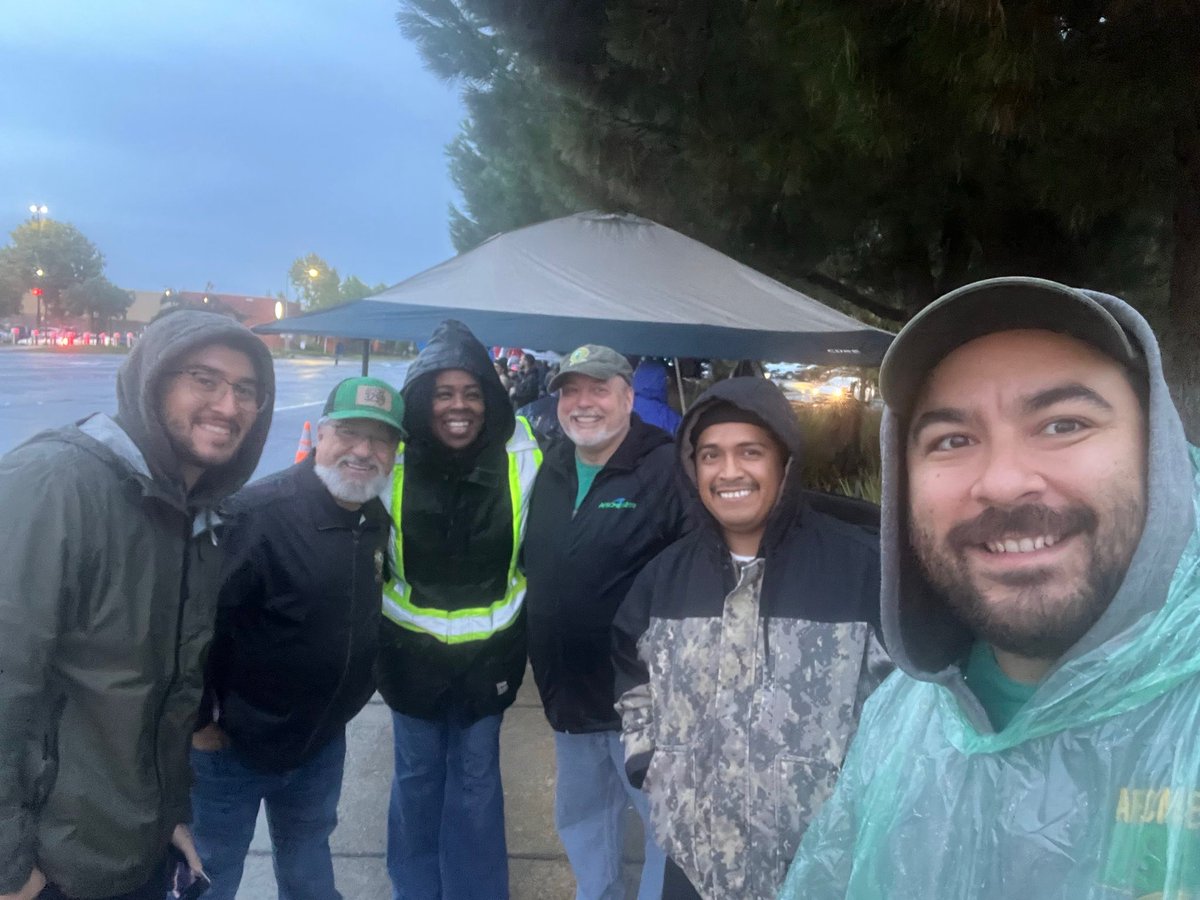 AFSCME Local 3299 (@afscme3299) on Twitter photo When one union fights, we all fight! AFSCME 3299 stands in solidarity with our siblings in UNAC/UHCP 31,000 RN’s and other healthcare workers at Kaiser, striking across California and Hawaii this week
#afscme3299 #solidarity #UNACUHCP #UNAC #Kaiser #Strike #solidaritystrike When one union fights, we all fight! AFSCME 3299 stands in solidarity with our siblings in UNAC/UHCP 31,000 RN’s and other healthcare workers at Kaiser, striking across California and Hawaii this week
#afscme3299 #solidarity #UNACUHCP #UNAC #Kaiser #Strike #solidaritystrike