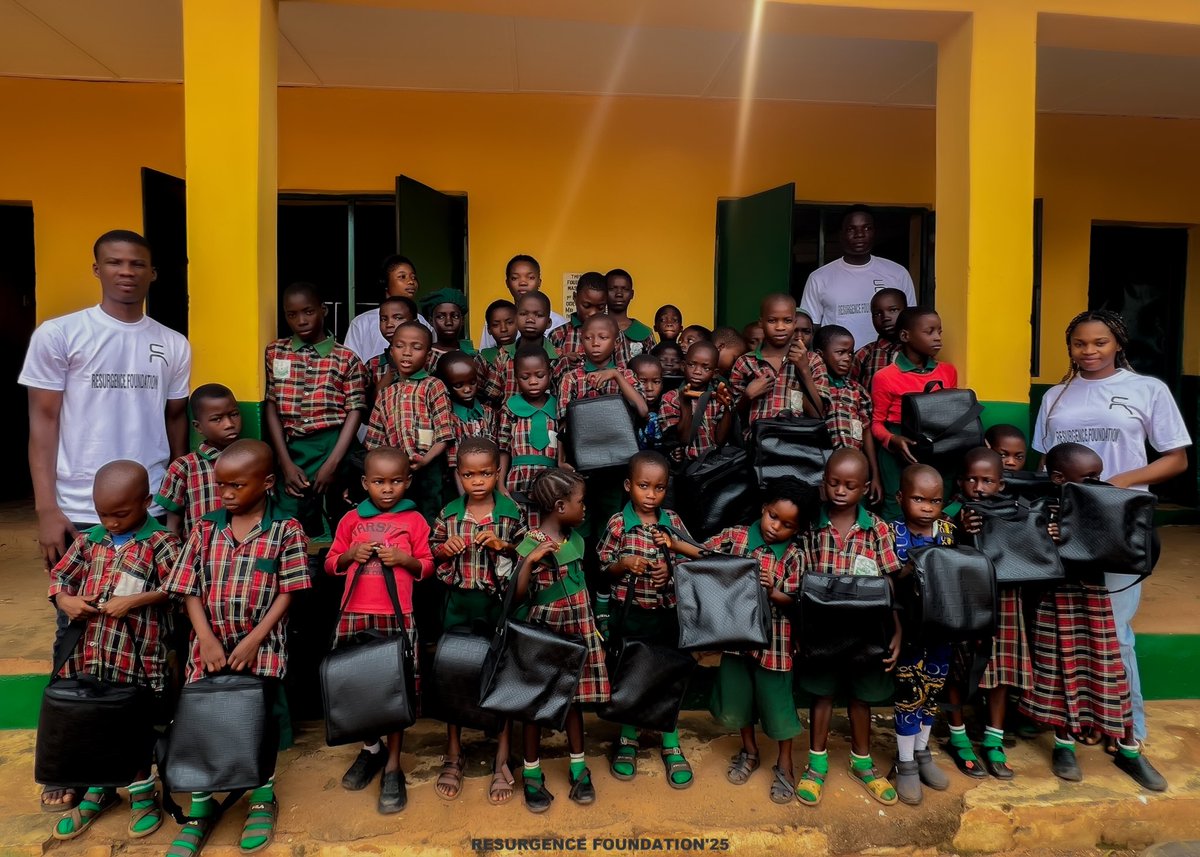 rf_org's tweet photo. In collaboration with @PhoenixToken0, we brought joy to OLG Nursery and Primary School 1, Obantoko, today. 

We distributed lunch bags and essential school supplies to the students, uplifting the community. One step at a time, we make a difference. https://t.co/Ax6FKmLoQd