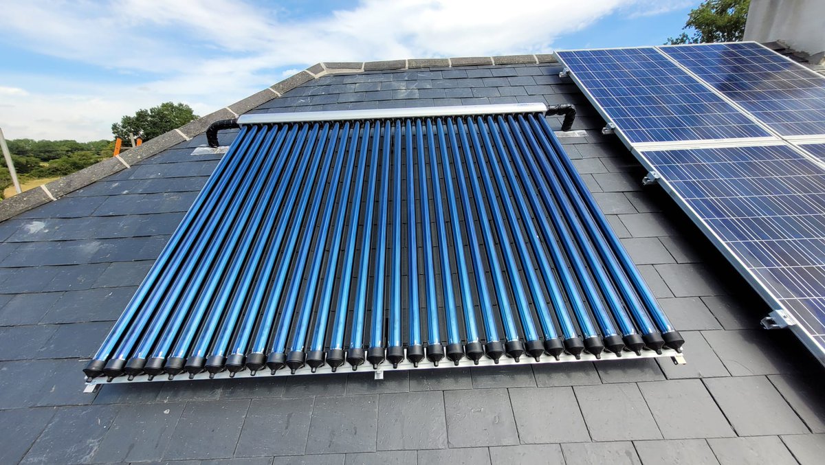 For this project we removed this customer’s solar PV &amp; solar thermal systems, while their new roof went on, then returned to reinstall both systems when the new roof was finished, working with a local roofer to make the process seamless for the customer #Newbury #WestBerkshire