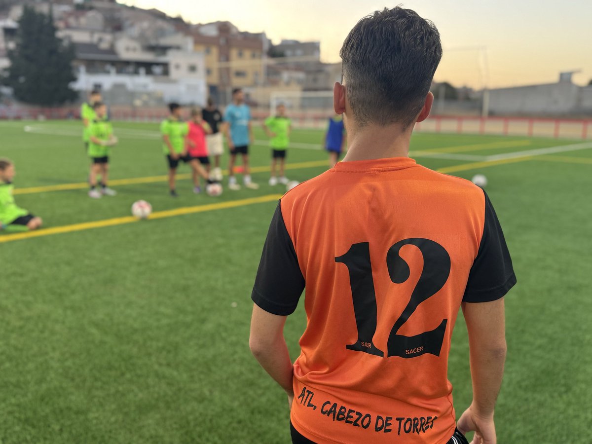 🧑‍🧑‍🧒‍🧒Visita Campo de Fútbol de Cabezo de Torres junto a la Junta Municipal y el Club Atlético Cabezo.

⬆️Vamos a seguir mejorando las instalaciones deportivas.