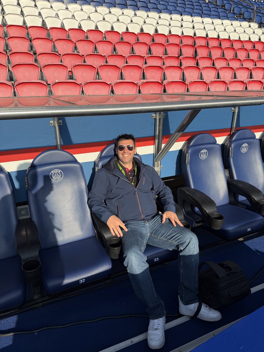 Smadaleno's tweet image. Super événement au #seosummit avec @freudy06. 650 personnes dans un lieu incroyable. Un grand bravo @Elliott_bobiet et toute l’équipe. À bientôt ! ✌️