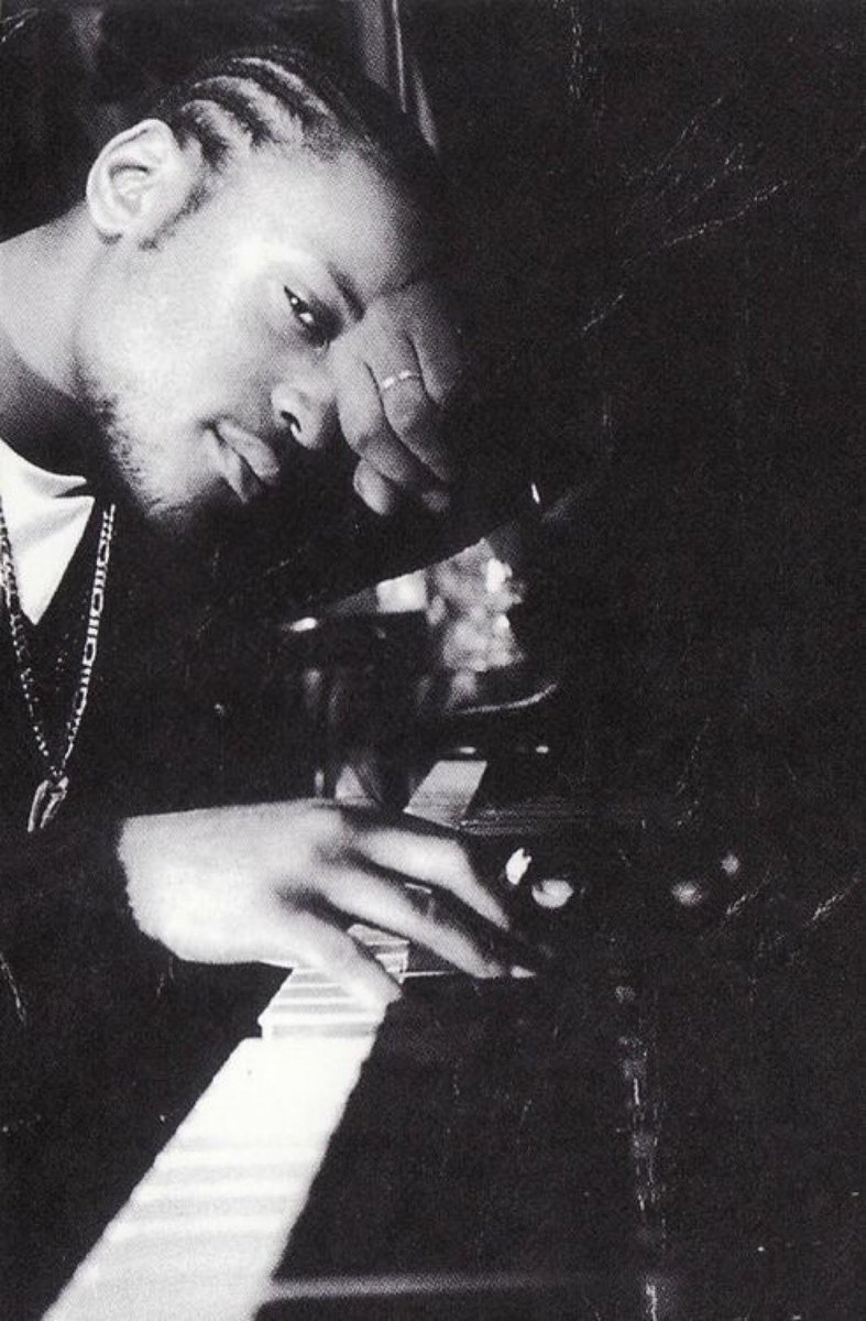 ComplexMusic's tweet photo. D’Angelo’s family has released a statement following his passing:

“The shining star of our family has dimmed his light for us in this life…After a prolonged and courageous battle with cancer, we are heartbroken to announce that Michael D’Angelo Archer, known to his fans around the world as D’Angelo, has been called home, departing this life today, October 14th, 2025.

We are saddened that he can only leave dear memories with his family, but we are eternally grateful for the legacy of extraordinarily moving music he leaves behind.  We ask that you respect our privacy during this difficult time but invite you all join us in mourning his passing while also celebrating the gift of song that he has left for the world.”