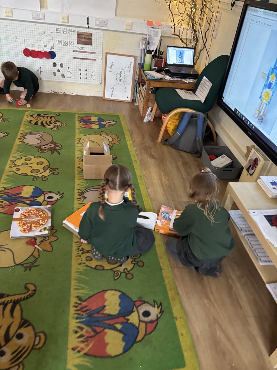 weaverhamschool's tweet image. We were inspired yesterday by a Shape Robot as part of our introduction to 3D shapes in maths. The children set about making their own models with junk modelling and wooden blocks. They were encouraged to talk about their shapes with property words such as “pointy, round, flat”🤖