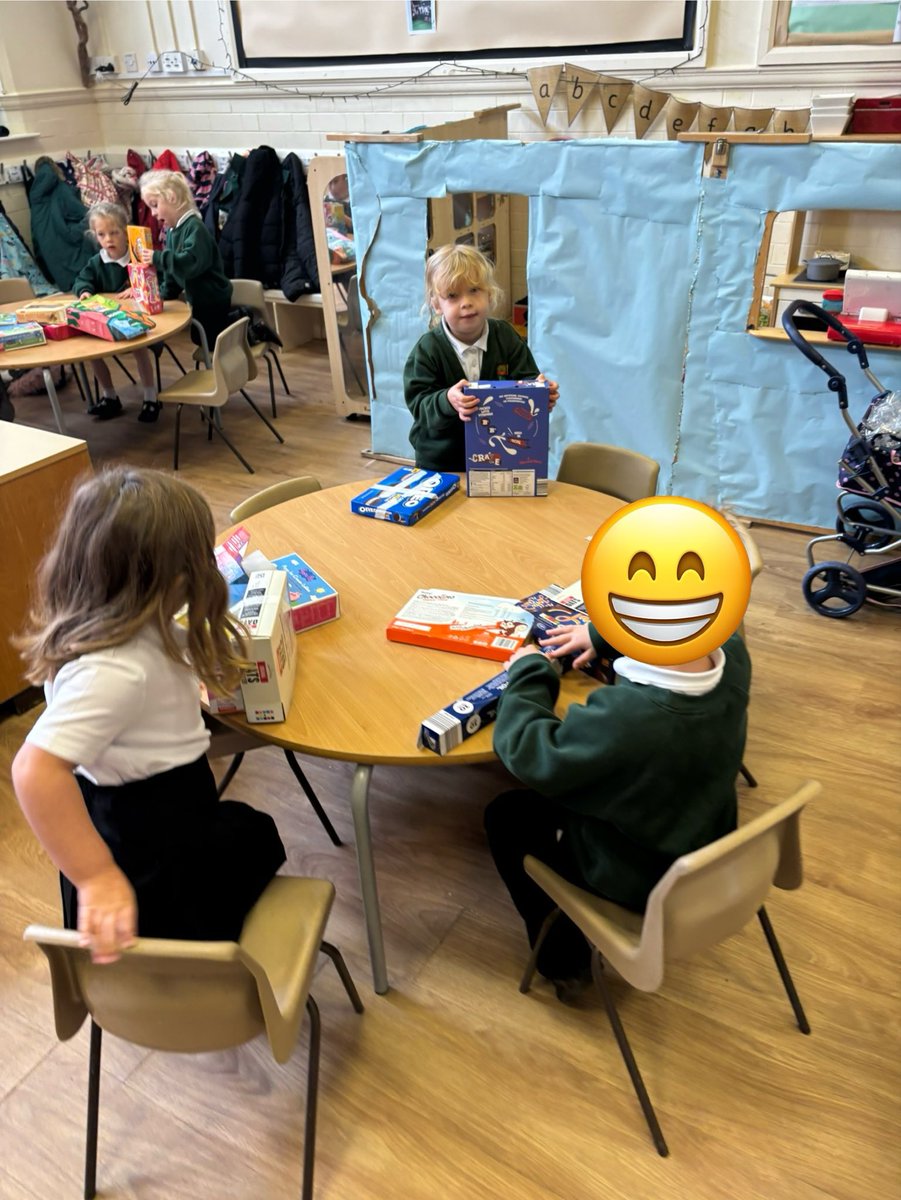 weaverhamschool's tweet image. We were inspired yesterday by a Shape Robot as part of our introduction to 3D shapes in maths. The children set about making their own models with junk modelling and wooden blocks. They were encouraged to talk about their shapes with property words such as “pointy, round, flat”🤖