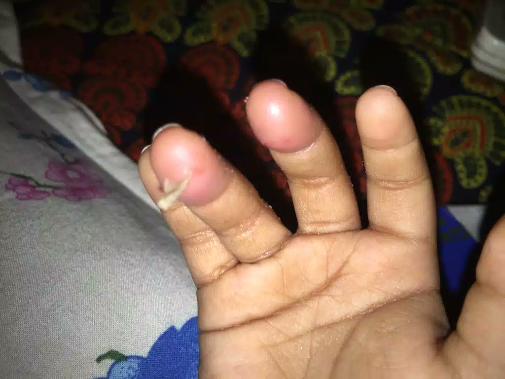 mdmariful7's tweet photo. একচিলতে হাসি
একচিলতে ভালোবাসা
সবি ফীকে হয়ে যায়
বাস্তবতার কাছে-

কি জানি;কার কি সখ-
কে জানে কার কথা!

বাস্তবতা বড়ই অদ্ভুত এক দর্শন
কারো সাথে কারো মিলনেয়
ছন্দে,দন্দে, পছন্দে,আনন্দে

কারো না পাবার হাহাকার 
কারো প্রাপ্তির হতাসার
বাস্তবতা বড়ই অদ্ভুত দর্শন
কারো সাথে কারো মিল নেই। https://t.co/JF4jocGls7