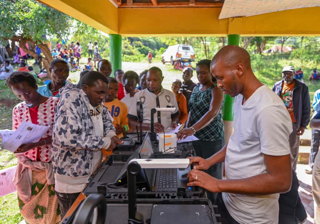 kipmurkomen's tweet photo. During our Jukwaa La Usalama tours across the country, it became apparent that many Kenyans were not accessing ID registration services in pastoralist communities and ASAL regions. 

As a corrective measure, we have rolled out a programme dubbed Usajili Mashinani, a mobile registration drive targeting hard-to-reach areas in 15 counties, starting with Turkana, Baringo, West Pokot, and Elgeyo Marakwet. 

Teams from the National Registration Bureau, which is spearheading the initiative, are navigating the vast and rugged terrains of these counties to ensure that no one is left behind.

Hundreds of youths and elderly Kenyans are turning up at the mobile registration centres, highlighting the importance of the intervention, a key step in actualising President William Ruto’s Bottom-Up Economic Transformation Agenda. 

Through this exercise, the government is fulfilling its commitment to ensuring that all Kenyans, regardless of their location, have an equal opportunity to benefit from national services and participate fully in the country’s transformation journey.