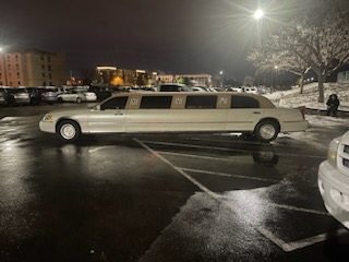 majestic_limo's tweet image. Make your prom night truly unforgettable with our premium transportation services. Arrive in style, elegance, and luxury, turning heads every step of the way. Call us today!

#PromTransportation 
meridianairportshuttle.com/transportation…