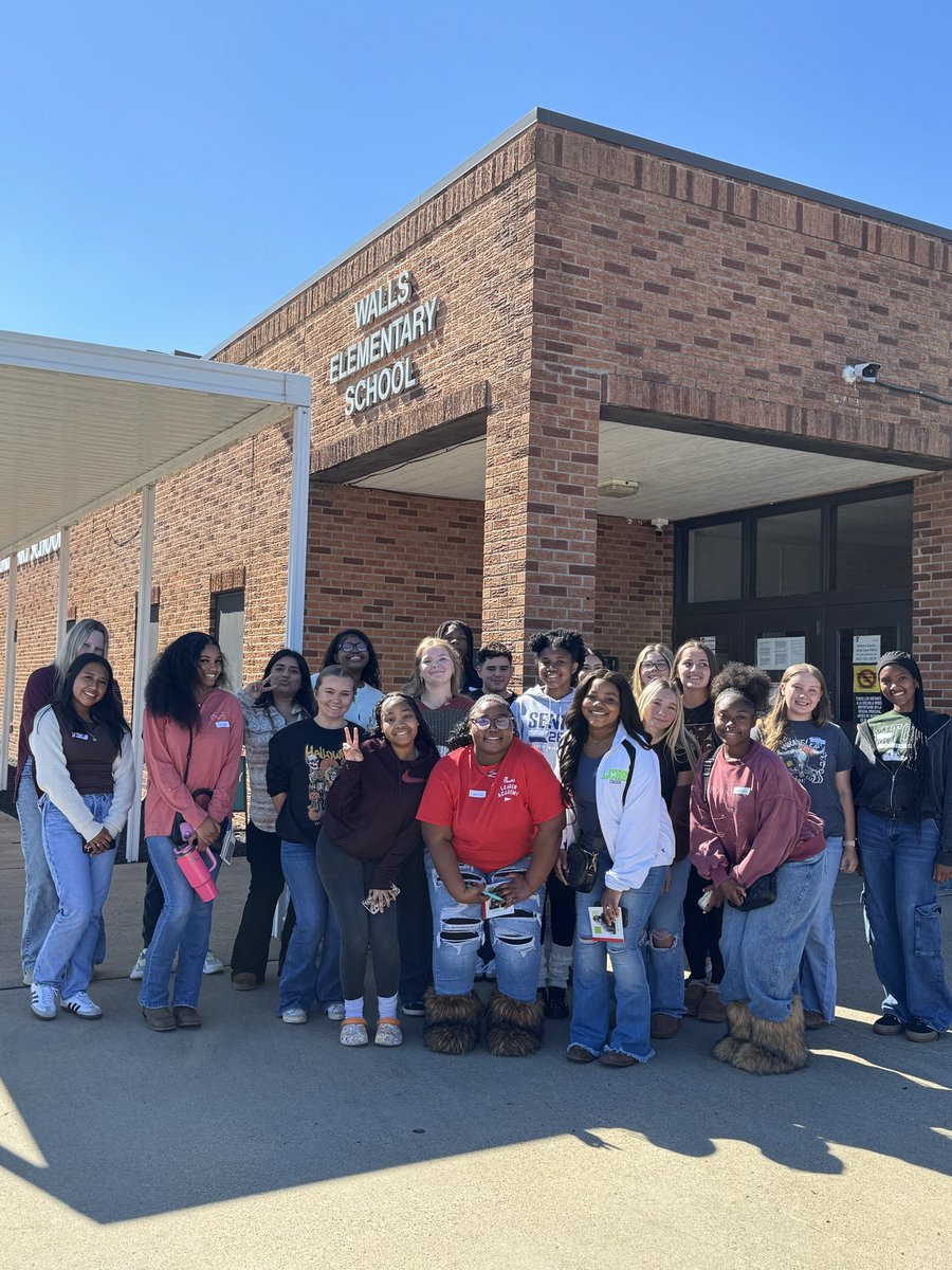 We had a great time giving out books and reading to pre-K, Kindergarten, First, &amp; Second grade students at Lake Cormorant Elementary &amp; Walls Elementary! 🐊