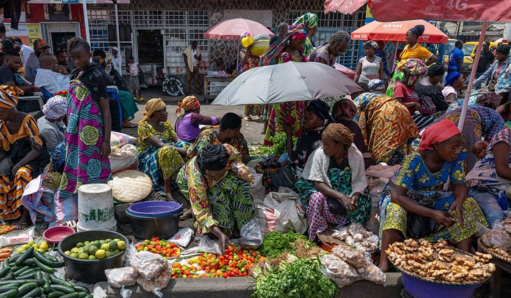 #RDC : une baisse sensible des prix de plusieurs produits de première nécessité, notamment le riz, la semoule, le sucre, le sel et l’huile végétale, a été observée mardi sur différents marchés de #Matadi, chef-lieu du Kongo Central, dans le sud-ouest de la République démocratique