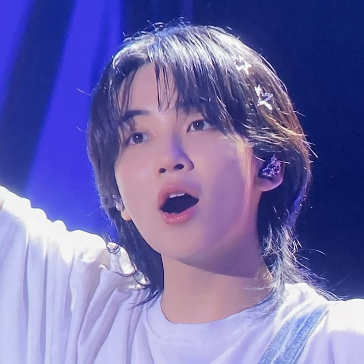 cheolhanglazer's tweet photo. I just know that his hairstylists love him https://t.co/pVMtCTsMi7
