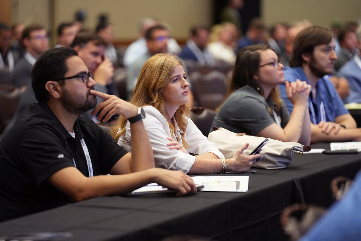 nteanews's tweet image. Attendees listen as representatives from @IsuzuTruckUS highlight current product updates, market trends, and a look ahead at what’s next during NTEA’s 2025 Commercial Vehicle Upfitting Summit.
#upfittingsummit #worktrucks #truckbuilding #upfitting ntea.com/cvuscoverage