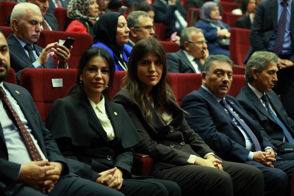 AK Parti Ekonomi İşleri Başkanlığı İstişare Toplantısı | <a href="/RTErdogan/">Recep Tayyip Erdoğan</a> 

📍AK Parti Genel Merkez