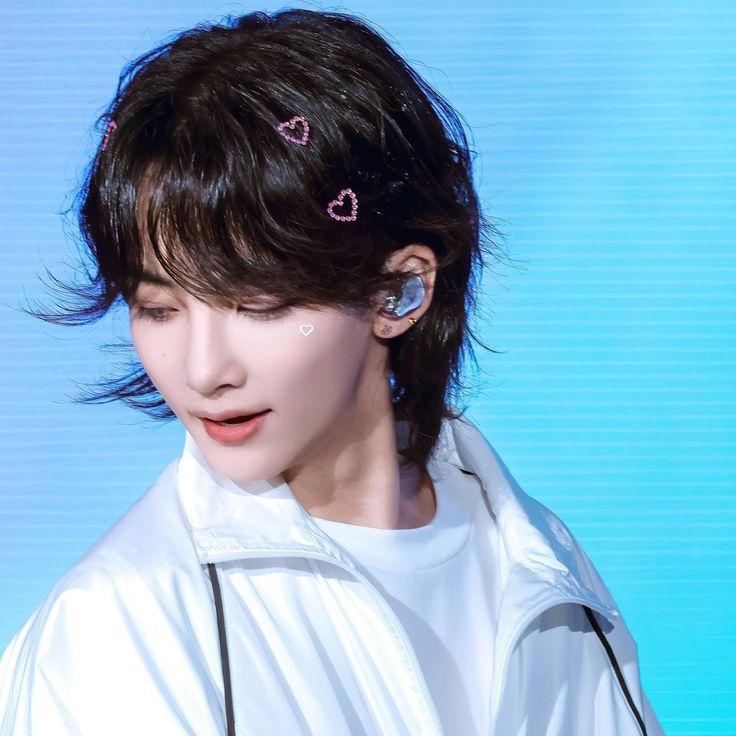 cheolhanglazer's tweet photo. I just know that his hairstylists love him https://t.co/pVMtCTsMi7
