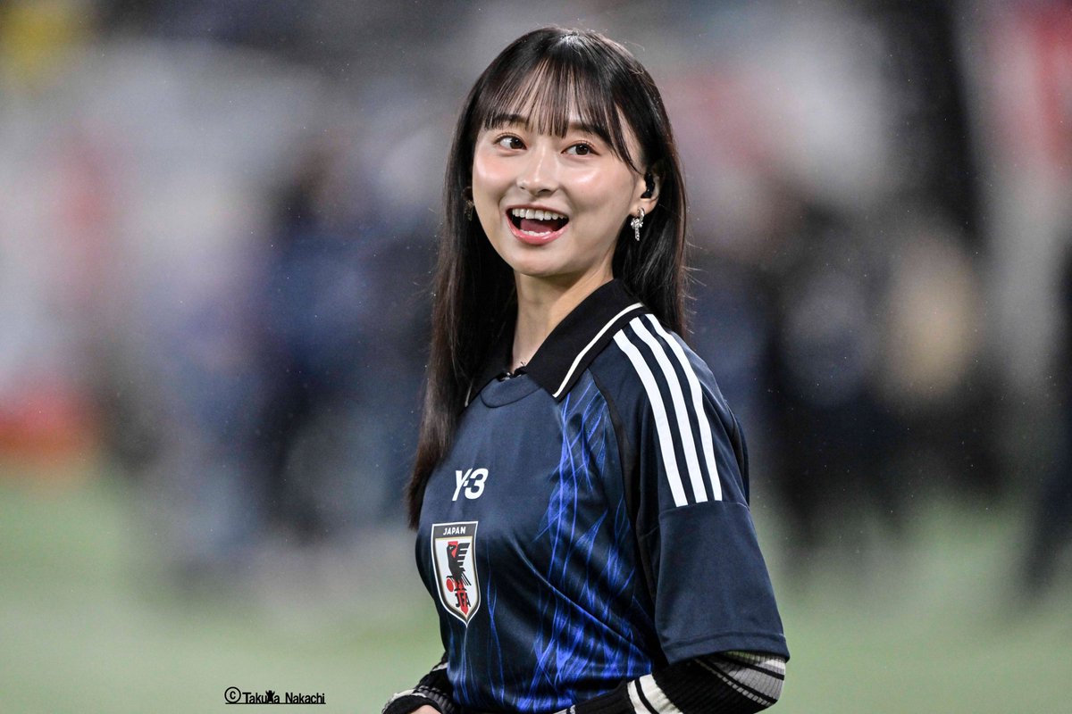 ikinikuishiro's tweet photo. ＃サッカー日本代表 をピッチから伝えた #影山優佳 さんの４枚です。 https://t.co/Qbfrxs4jzj