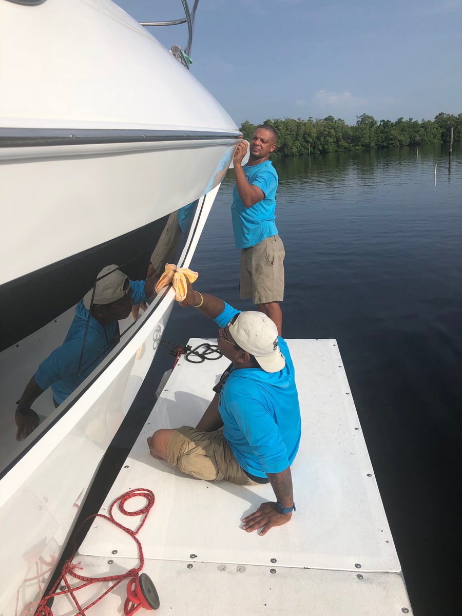 AccuDock's tweet image. Whether you’re cleaning, painting, or tackling other projects, our work floats give you a safe and sturdy space on the water to get it done. Available in standard 4&apos; x 8&apos; and 5&apos; x 8&apos; sizes or customize to your exact needs. Shop now!

accudock.com/product/work-f…

#accudock #workfloat