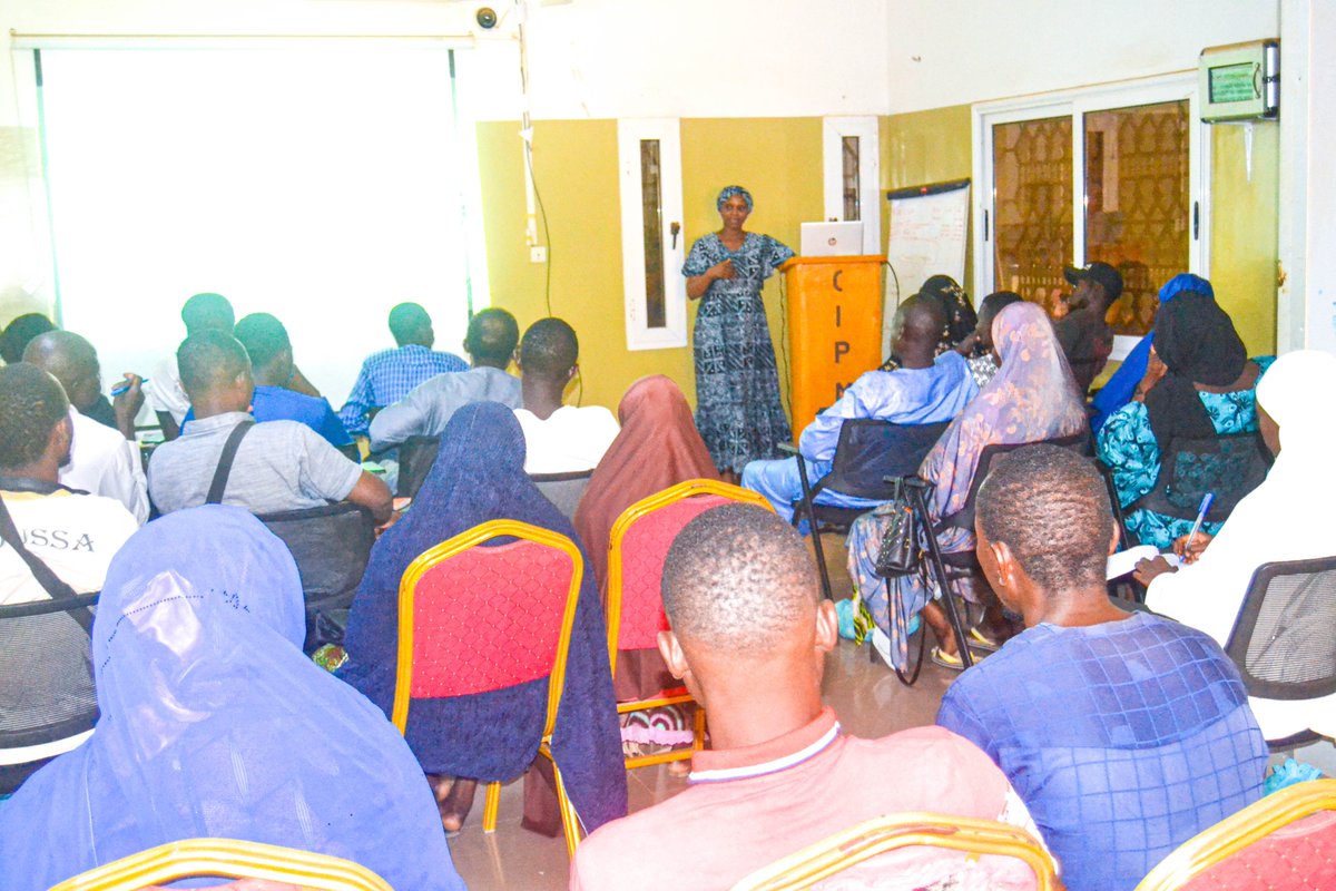 #news
Pas à pas, nos bénéficiaires avancent vers la réussite. 
Aujourd’hui, place aux techniques de vente - apprendre à convaincre, à séduire le client, à transformer une idée en succès commercial.💼💪

#ReMiNexus #entrepreneuriat #formation #techniquesdevente #Niger
<a href="/aics_it/">AICS Cooperazione_it</a>