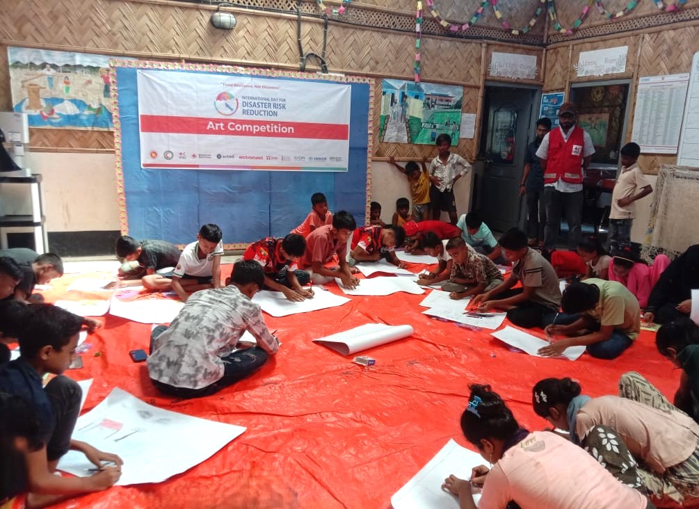 BDRCS1's tweet image. In observance of #IDDRR, @BDRCS1 is one with #stakeholders in #Coxsbazar #camps & #host in collective call to invest in localized preparedness.
Activities include:
🪧Awareness rally
🌀Cyclone & 🔥fire drill
🎨 Art & cultural events
#fundresiliencenotdisasters
#DRRDay
#CPP