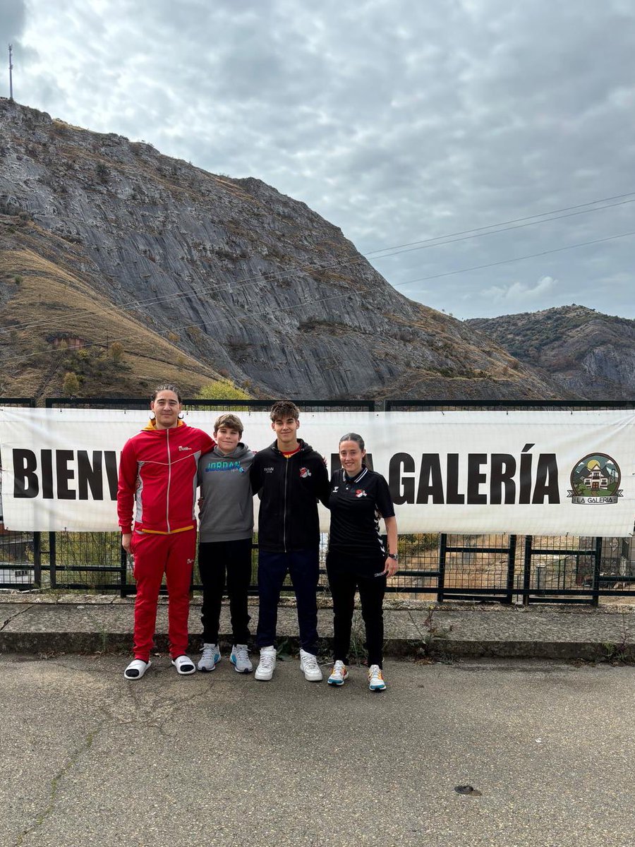 🐣 𝗖𝗔𝗡𝗧𝗘𝗥𝗔 | Cuatro representantes de la base, presentes en la concentración de la @fcylbm.

🔜 <a href="/ruSa_7/">Sara López Martín</a> (seleccionadora), Hugo Esteban, Miguel Blanco y Alejandro de Diego han formado parte de los combinados.

ℹ️ goo.su/6HdzV

#LaBaseVDA