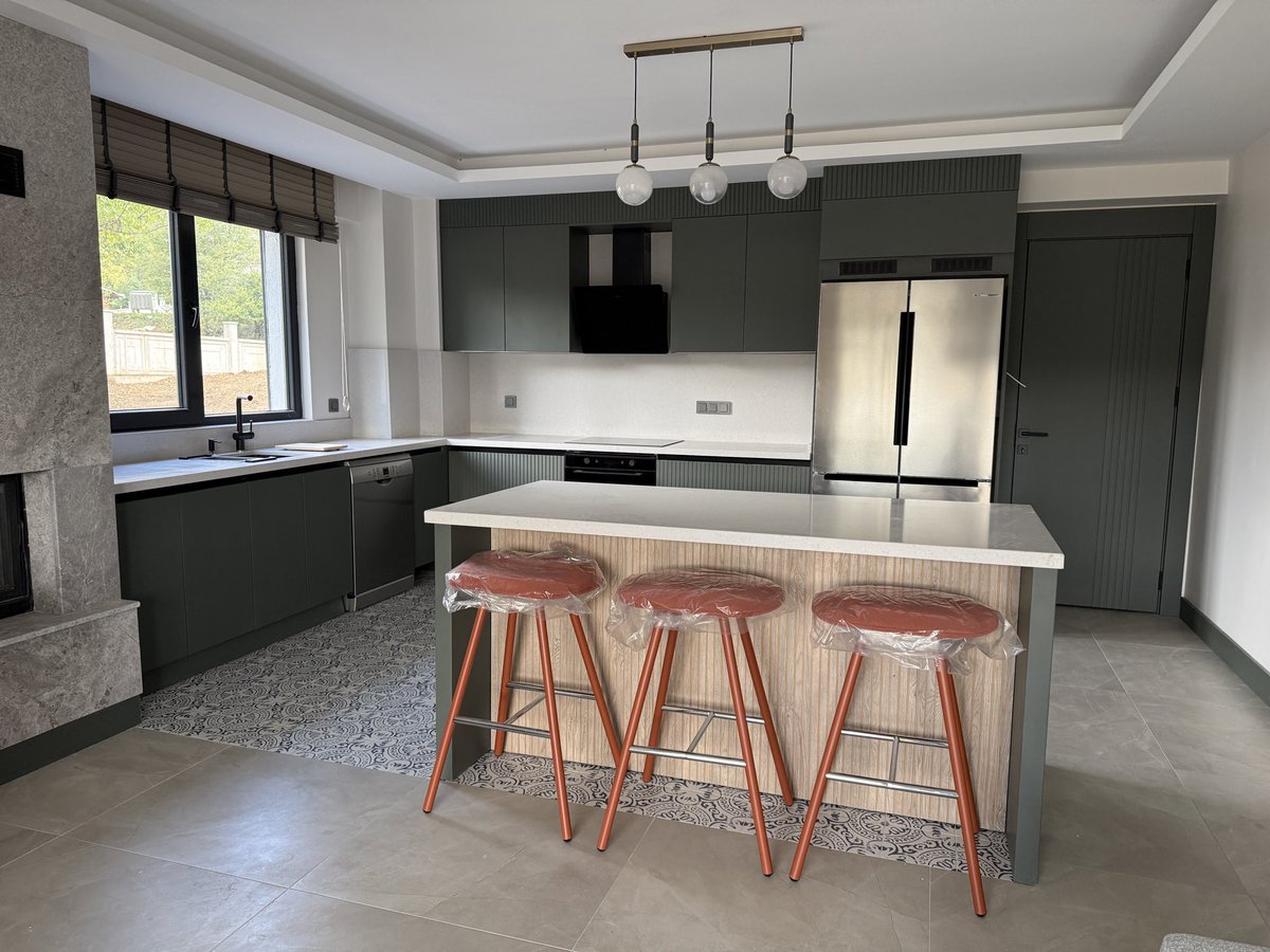 dessonidesign's tweet photo. DESSONI 
Mutfak Dolabı, banyo dolabı, ray dolap Giyinme Odası, Çocuk Odası, Genç Odası, Kitaplık, Özel dekorasyon çözümleri vs keşif projelendirme uygulama montaj ve montaj sonrası hizmetler .... https://t.co/oz1UmcjNAR 
#giyinmeodası 
#countrymutfak 
#mutfakdizayn https://t.co/xhyiI2aNJ9
