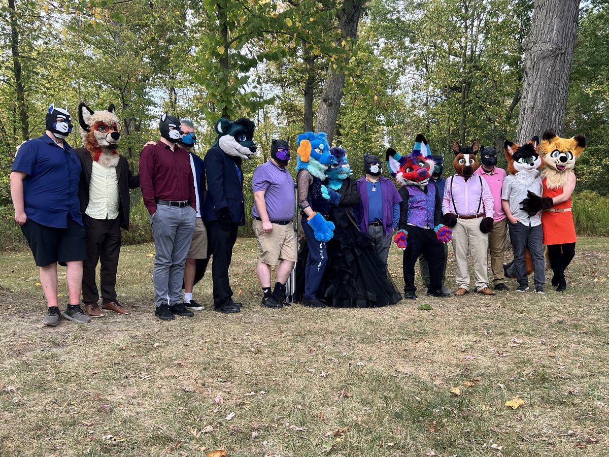 Went to my first ever wedding! I may be stereotypical but I want to be fluffy at every cool event now xD