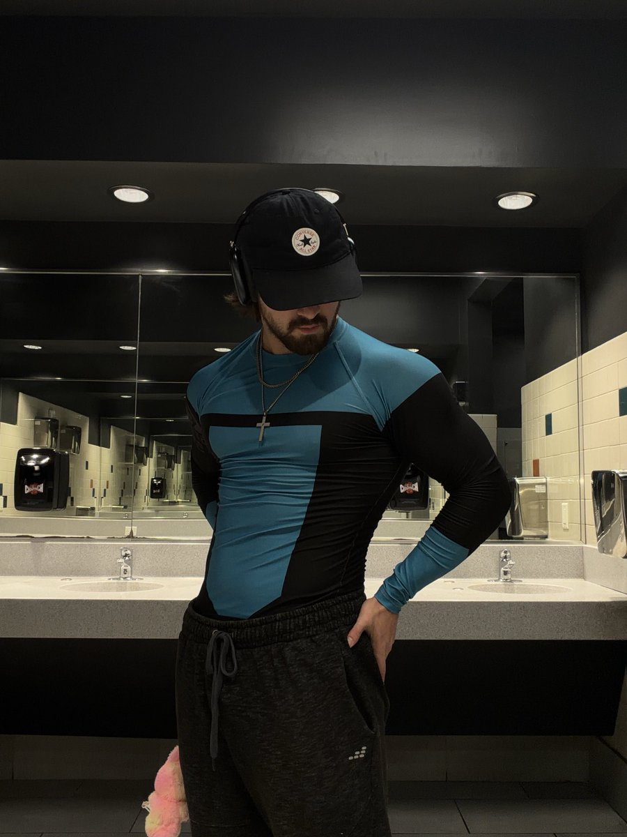 Feeling kindaaaa….
(Can’t wait for the new season)
#INVINCIBLE