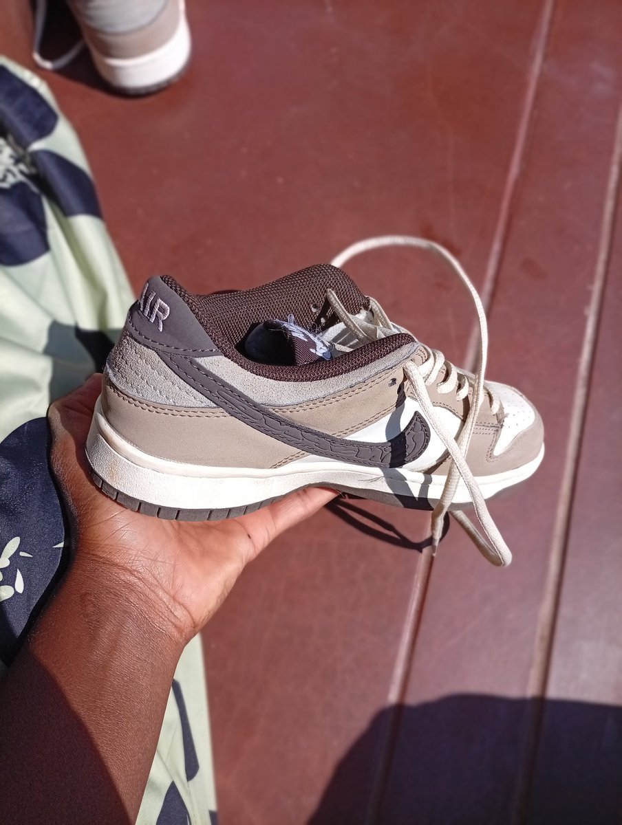 MemohChioko's tweet image. Nike SB ISNSPNO 
Going at k27000
Original size 36/37
0883585501/0982214255