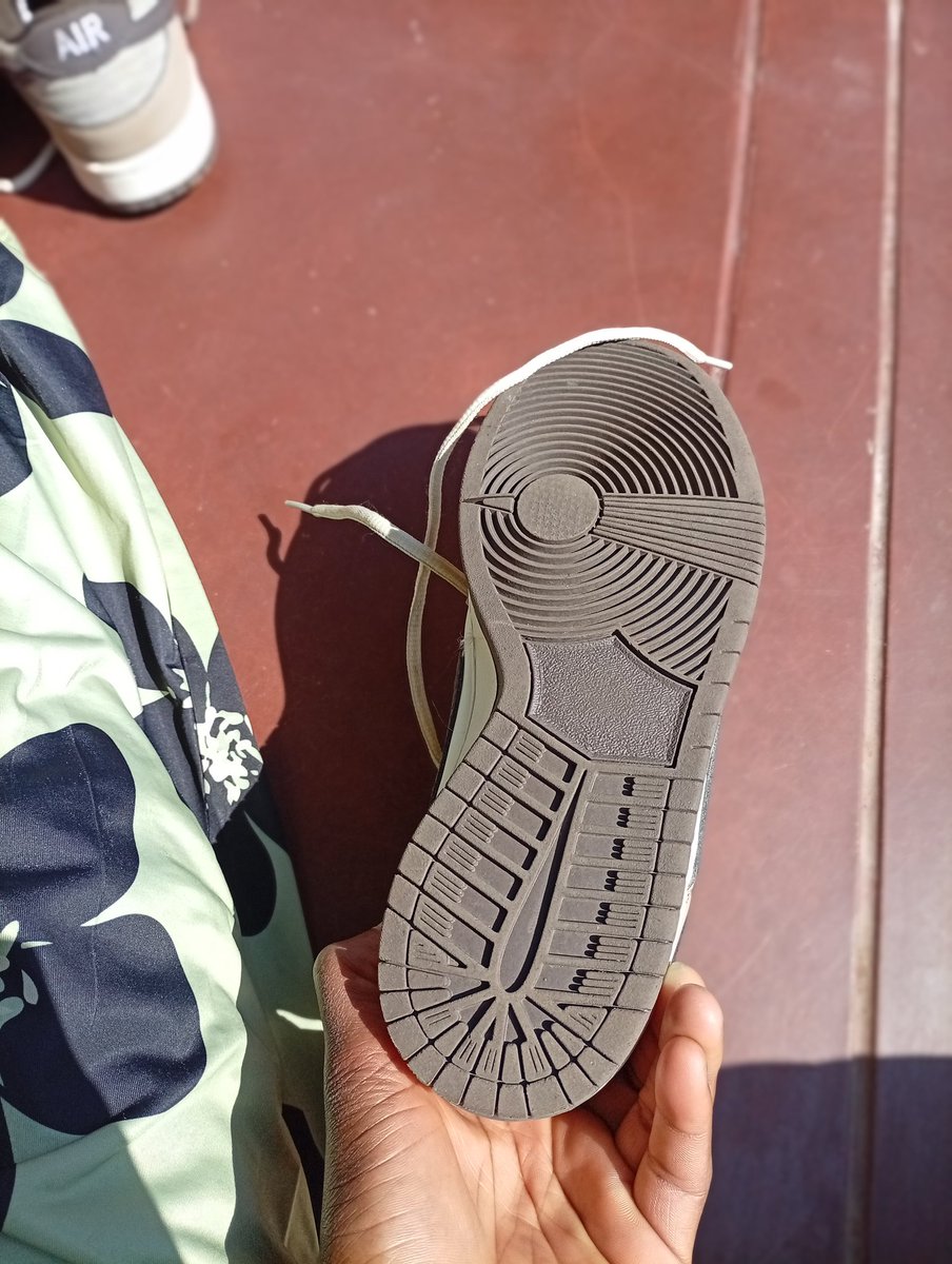 MemohChioko's tweet image. Nike SB ISNSPNO 
Going at k27000
Original size 36/37
0883585501/0982214255