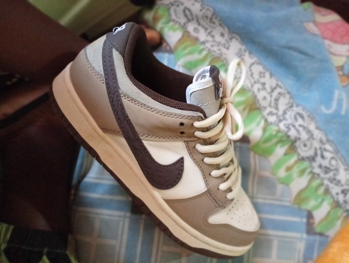 Nike SB ISNSPNO 
Going at k27000
Original size 36/37
0883585501/0982214255
