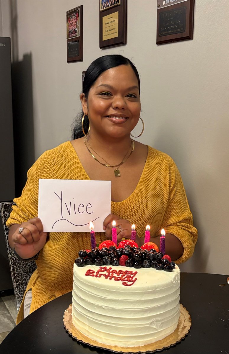 🎉Happy Birthday, Yviee!!!🎉 We hope you have a Fabulous Birthday!!🍹🍰🎊 Thank you for all that you do! #EnjoyYourBday💜 #HannaTeam #CourtReporting