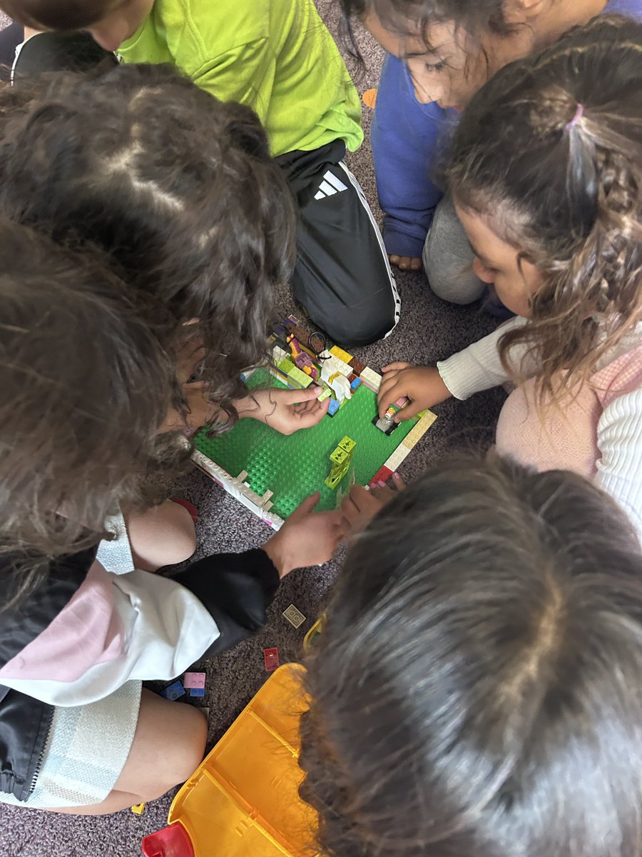 EdHidalgoSD's tweet image. Back in classrooms today. 2nd grade. The power of play and #RIASEC. Rotations.