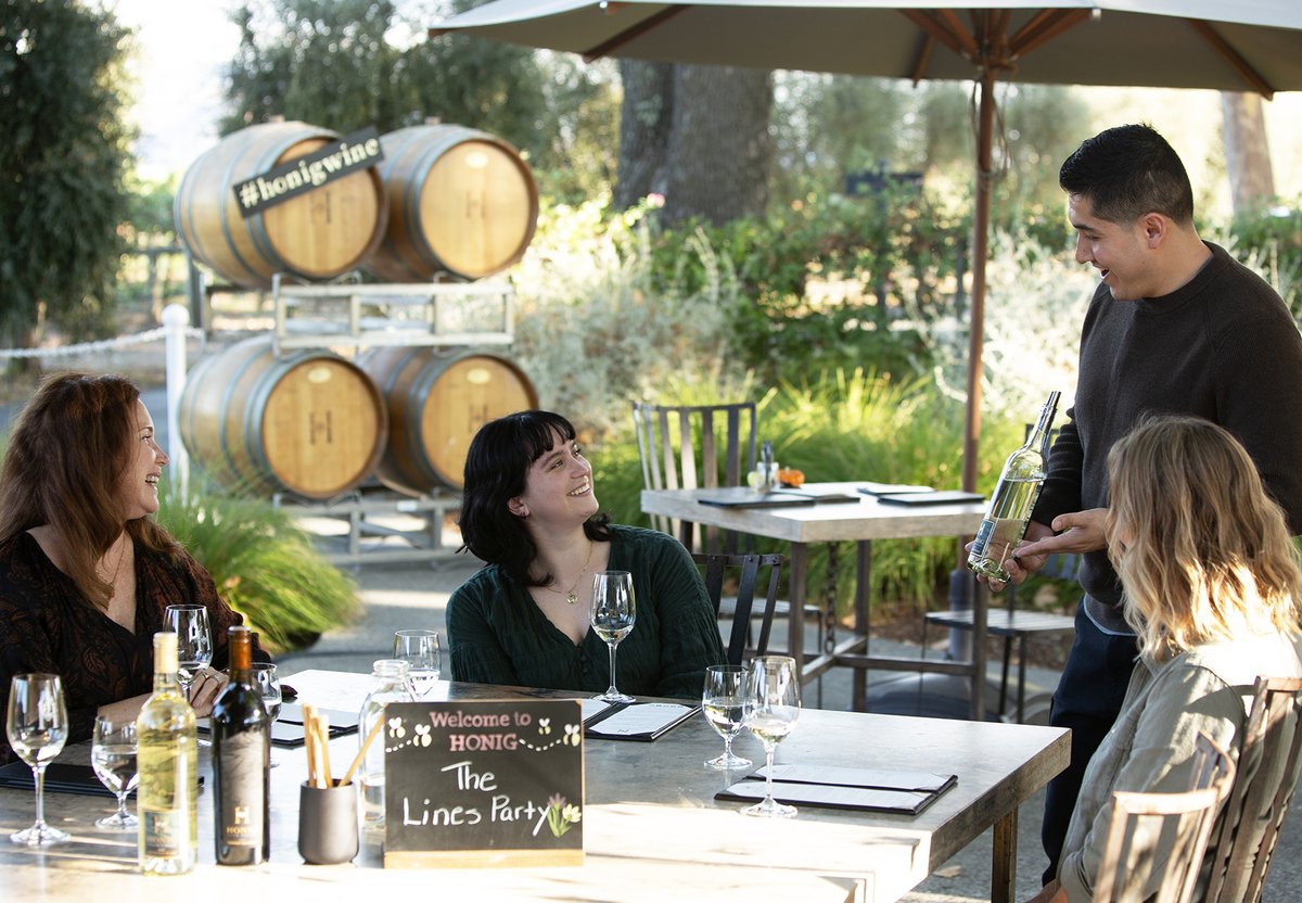 Experience Napa Valley in your own home with wines and stories from PEJU &amp; Honig Vineyard &amp; Winery— this private In-Home Tasting is available exclusively through the Collective Napa Valley Fine Wines &amp; Experiences Auction. Bidding ends October 17. 
sothebys.com/en/buy/auction…