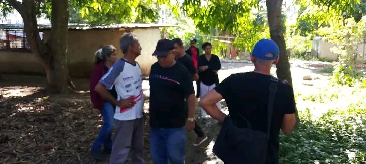PoderMayari's tweet photo. Se realizó un recorrido por la cic. 42 del CP Mayari Ciudad para evaluar la situación de los residuales y la búsqueda de soluciones. En el intercambio se dialogó con vecinos de la demarcación como parte de la vinculación con el pueblo. #HonorHolguinero #Mayari https://t.co/2LbTTyVU0G
