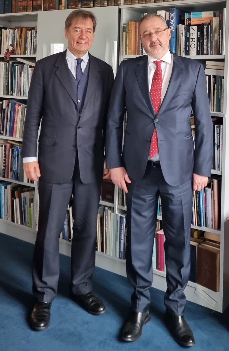 Serbia in Düsseldorf (@srbindusseldorf) on Twitter photo Zanimljiv susret sa Klausom Gelišom, vice doajenom konzularnog kora i počasnim konzulom Kraljevine Jordan u Diseldorfu. Zanimljiv susret sa Klausom Gelišom, vice doajenom konzularnog kora i počasnim konzulom Kraljevine Jordan u Diseldorfu.