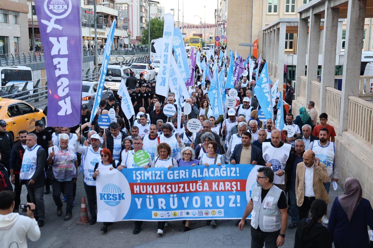 Gaziantep'te KESK'in Adalet, Onur ve Özgürlük Yürüyüşü, 'KHK Zulmünü Direnerek Aşacağız' habereguven.com/gaziantepte-ke… <a href="/KESK1995/">KESK</a>
<a href="/KESKHaberSen/">HABER-SEN</a> <a href="/egitimsen/">Eğitim Sen</a> <a href="/egitimsen21/">Eğitim Sen Amed</a>
<a href="/egitimsenmersin/">Mersin Eğitim Sen</a> <a href="/sesgenelmerkezi/">SES Genel Merkezi</a> <a href="/gantepegitimsen/">Gaziantep Eğitim Sen</a> <a href="/tumbelsen/">TÜM BEL-SEN</a> <a href="/ayferkocak_/">Ayfer Koçak</a>
<a href="/BES_Gnl_Mrk/">BES Genel Merkezi</a>
#KESKliİhraçlarYürüyor