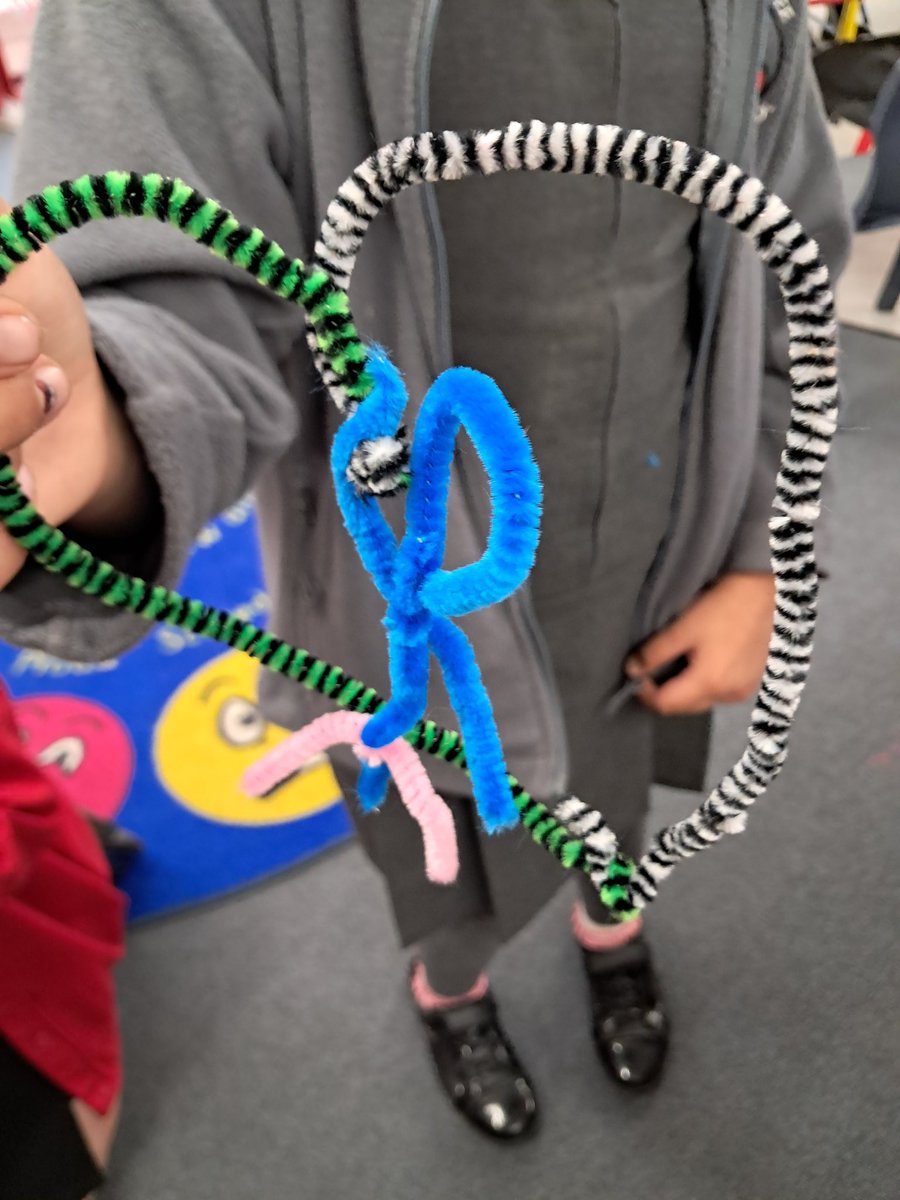 CherryTreePST's tweet image. Today at lunchtime we made our own pipe cleaner people to represent people who are important to us.  We enjoyed getting creative! 🍒 @MrsChauhanCTS  @headcherrytree