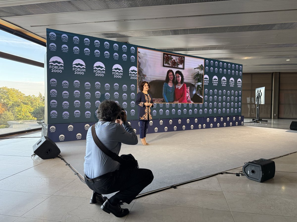 今天，维吾尔运动执行董事<a href="/RushanAbbas/">Rushan Abbas</a>在布拉格举行的<a href="/Forum_2000/">Forum 2000</a>（论坛）上发表了演讲，在“无权者的力量”环节中揭露了中国对维吾尔人民的种族灭绝。

必须停止种族灭绝！
#维吾尔种族灭绝  #释放GulshanAbbas