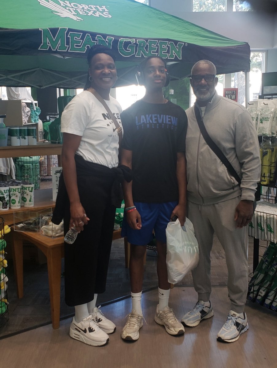 Coach Bookman (@bigbook15817) on Twitter photo Go to as many practices as you can in if you want to grow! β
Invite everyone in your program to attend college practices! β
I was raised right in this coaching game! The guys and parents enjoyed it! Forever grateful for these opportunities!  <a href="/LCPatriotHoops/">Lakeview Centennial Boys Basketball</a> Go to as many practices as you can in if you want to grow! β
Invite everyone in your program to attend college practices! β
I was raised right in this coaching game! The guys and parents enjoyed it! Forever grateful for these opportunities!  <a href="/LCPatriotHoops/">Lakeview Centennial Boys Basketball</a>