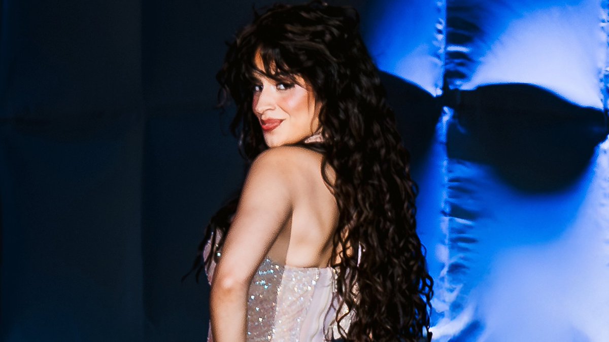 Há um mês @camila_cabello se declarava meia brasileira. Qual outro momento inesquecível desse dia?​
#TheTown2025