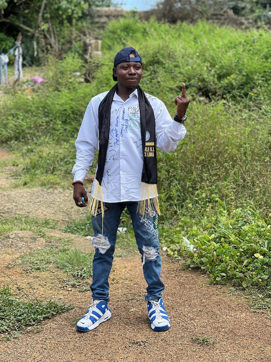 Prince_LimaSAS's tweet photo. Congratulations to myself as I signed out of @OSPOLY_IREE yesterday, alliamdulilahi for his grace over me. https://t.co/DoYYSmRIVN